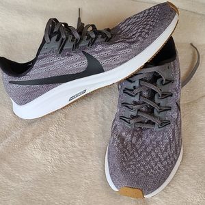 Nike zoom Pegasus 36, color grey, size 9.5